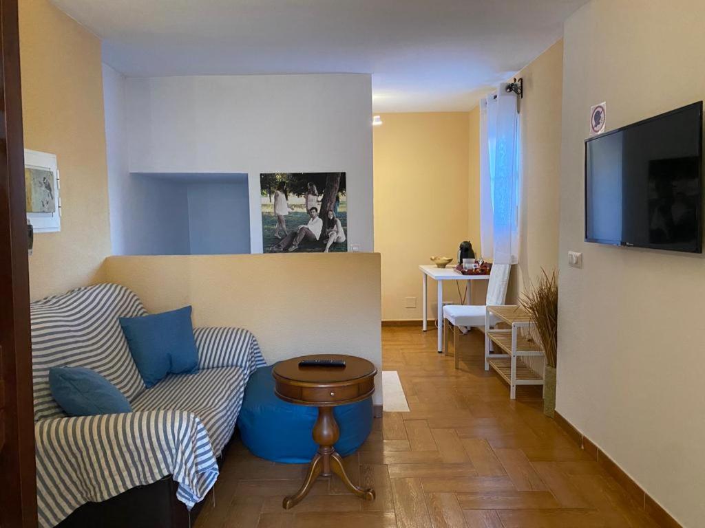 Ferienwohnung Familia Anfitriona Acoge Terraza Sevilla Exterior foto